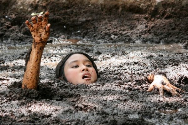 gator man stuck in quicksand