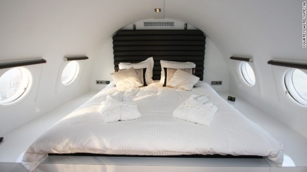 recycled-planes-bedroom-horizontal-gallery