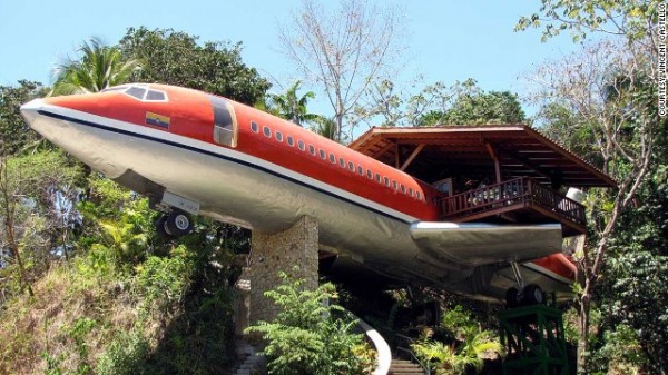 recycled-planes-treehouse-horizontal-gallery