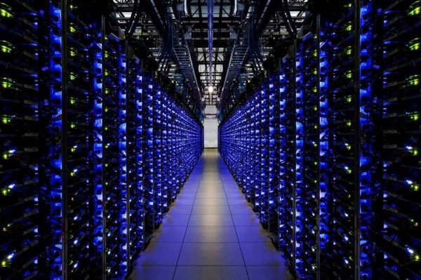 Take-a-Look-–-Google-Data-Centre-7