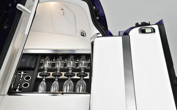 article-2508312-1972A0AA00000578-813_634x396