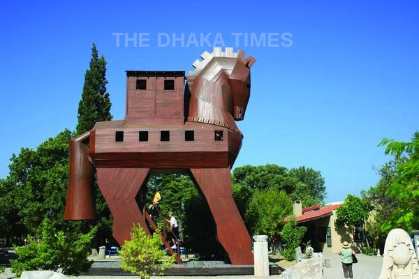City Wooden Horse of Troy-02