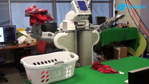 robot & washing clothes