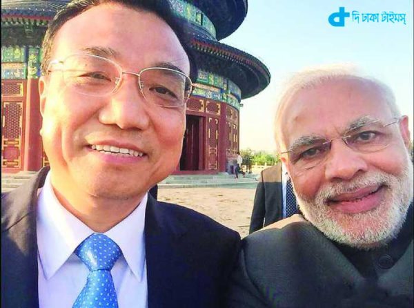 Narendra Modi & China's prime minister a strong selfie