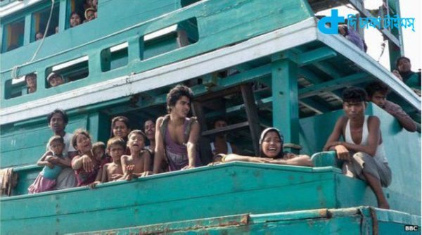rohingya-fleeing-by-2