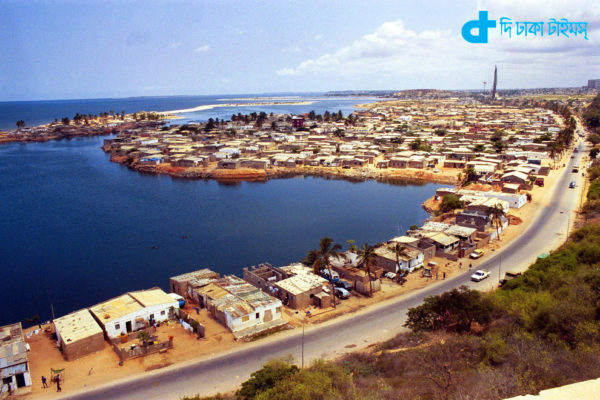 393803 01: (FILE PHOTO) Neighborhoods of concrete houses border the ocean in the capital city of Luanda, Angola in this undated photo. Angolan President Jose Eduardo dos Santos announced August 23, 2001 that he would not run in Angola''s next presidential elections, planned for 2002. The president''s announcement has raised questions whether the decision will have some impact on the civil war that has raged almost nonstop in Angola since the country gained independence from Portugal in 1975. (Photo by Ami Vitale/Getty Images)