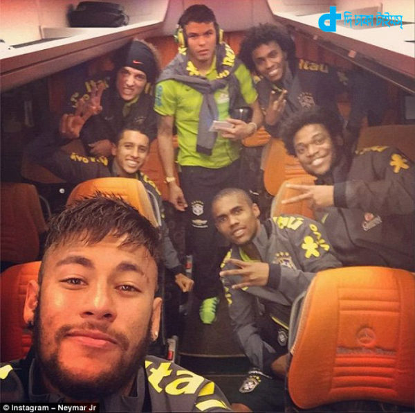 Neymar selfie price of £ 205-(2)