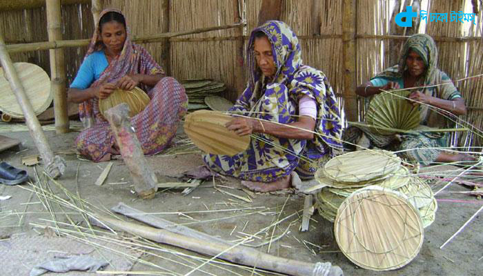 কুঠির শিল্পের কাজ করে গ্রামের মহিলারা স্বাবলম্বি 1