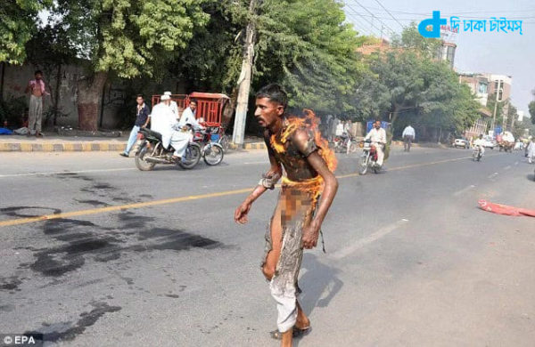 Protests in Pakistan set fire to the body-2