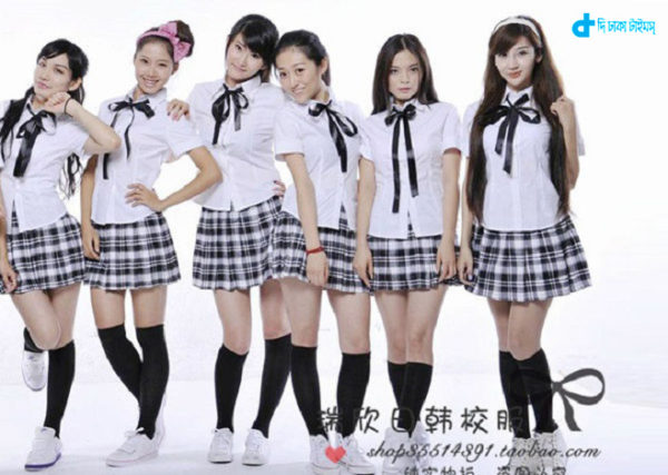 Japanese school girls & money