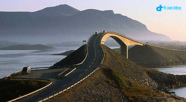 Norway Atlantic Road curved bridge