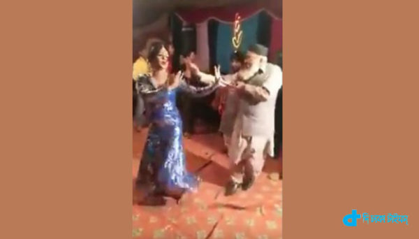 muslim-neta-dancing-pakistan