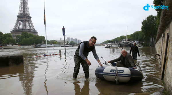 Flooding in Paris- railways closed