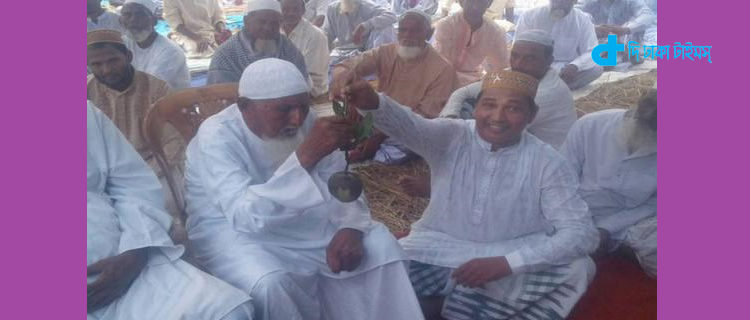 চাঁপাইনবাবগঞ্জের এক আমের দাম ৩৩ হাজার! 1 চাঁপাইনবাবগঞ্জের এক আমের দাম ৩৩ হাজার! 1