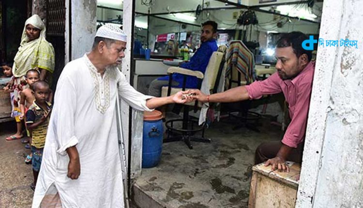 জাতীয় চলচ্চিত্র পুরস্কারপ্রাপ্ত মেকআপম্যান এখন ভিক্ষা করেন! [ভিডিও] 1