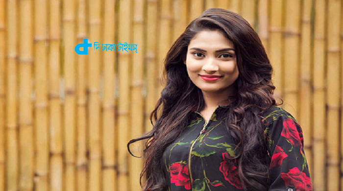 মেহজাবীন ফুটপাতে ভাত-তরকারি বিক্রি করছেন! 13