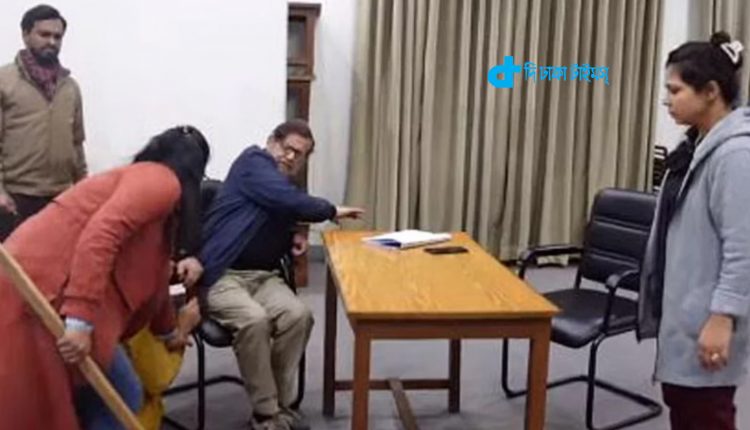 আগামীকাল ২২ জানুয়ারি মঞ্চায়ন হবে আসাদুজ্জামান নূরের ‘রিমান্ড’ 1 আগামীকাল ২২ জানুয়ারি মঞ্চায়ন হবে আসাদুজ্জামান নূরের ‘রিমান্ড’ 1