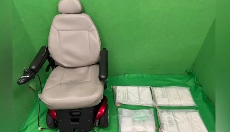 হুইল চেয়ারের সিটে লুকানো সাড়ে ১৬ কোটি টাকার কোকেন উদ্ধার! 1