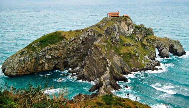 সমুদ্রের মধ্যেও পাহাড়! 1