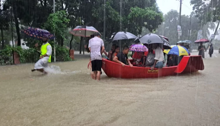 ফেনি, কুমিল্লাসহ ৮ জেলায় বন্যা পরিস্থিতি ভয়াবহ: বন্যার্তদের পাশে দাঁড়ান 2