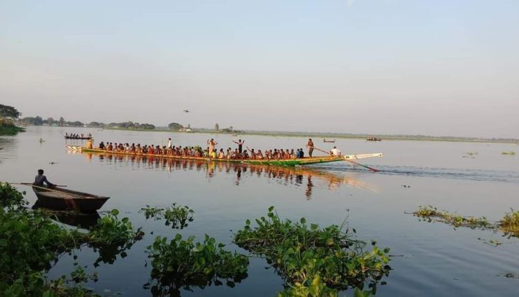 নৌকা বাইচ আমাদের গ্রাম-বাংলার এক ঐতিহ্য 1