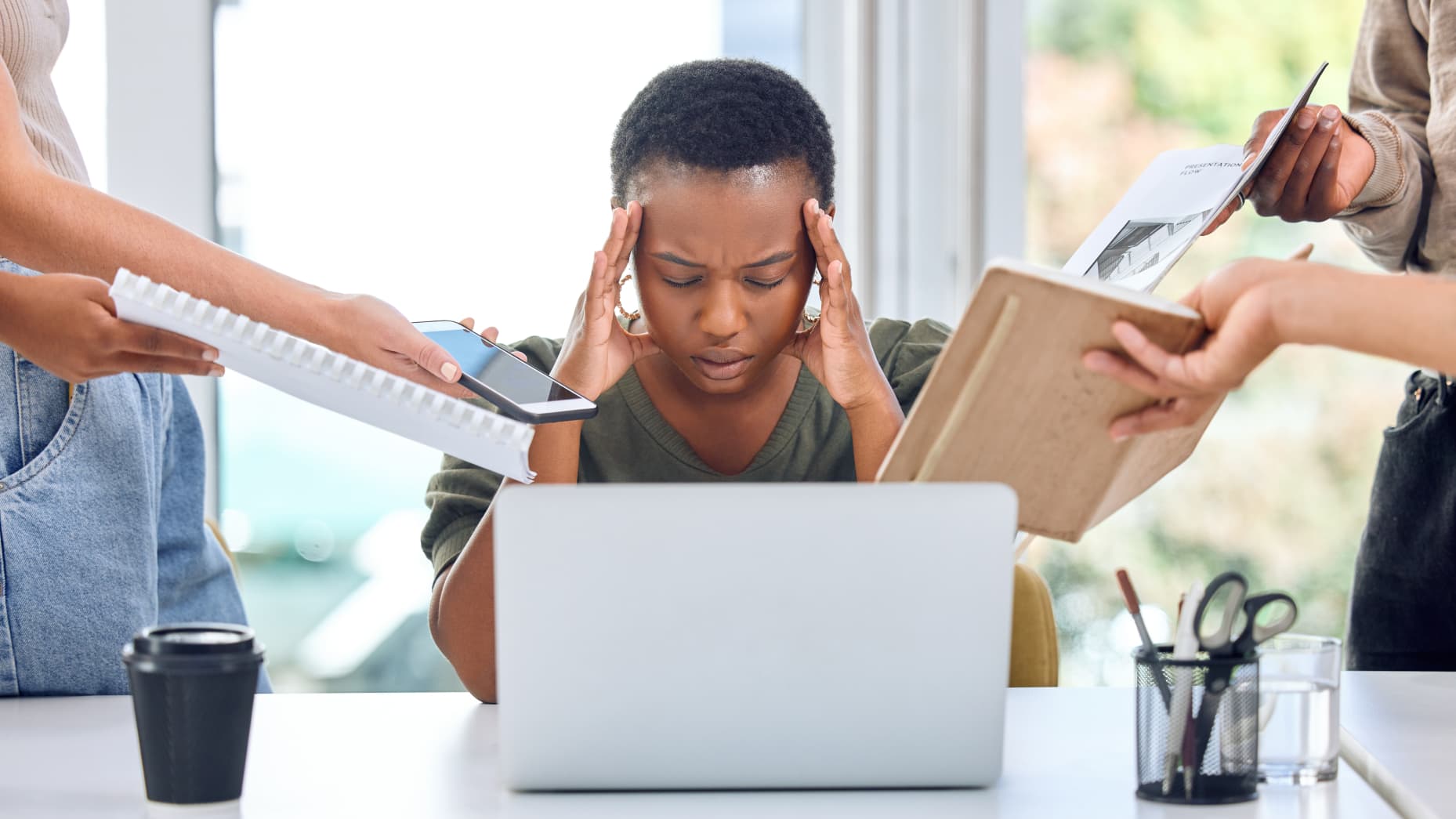 যুক্তরাজ্যের কর্মীরা কর্মক্ষেত্রে ভয়াবহ মানসিক চাপের মধ্যে রয়েছেন 19