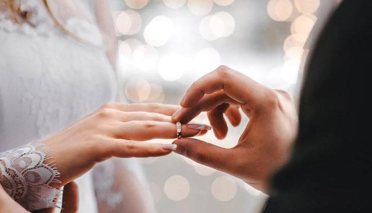 ‘তোমায় কেও বিয়ে করবে না’: প্রাক্তন স্ত্রীকে ভুল প্রমাণ করতে একসঙ্গে চার জনকে বিয়ে করলেন এক তরুণ! 2