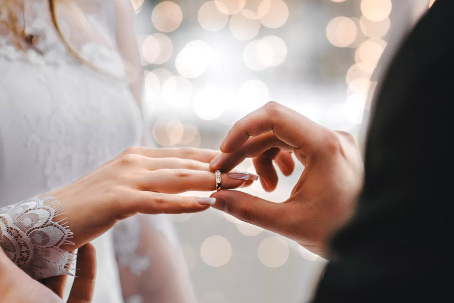 ‘তোমায় কেও বিয়ে করবে না’: প্রাক্তন স্ত্রীকে ভুল প্রমাণ করতে একসঙ্গে চার জনকে বিয়ে করলেন এক তরুণ! 1