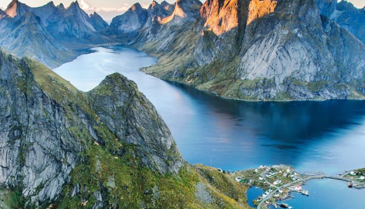 নরওয়ের একটি নৈসর্গিক প্রাকৃতিক দৃশ্য 1 নরওয়ের একটি নৈসর্গিক প্রাকৃতিক দৃশ্য 1