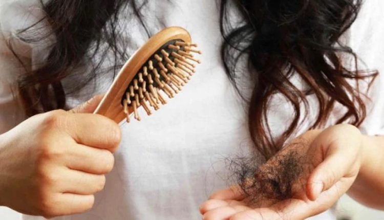 চুল পড়ে কোন খনিজের অভাবে: রুক্ষ বা পাতলা হয়ে যাওয়া চুলই কিসের ইঙ্গিত দেয়? 1 চুল পড়ে কোন খনিজের অভাবে: রুক্ষ বা পাতলা হয়ে যাওয়া চুলই কিসের ইঙ্গিত দেয়? 1