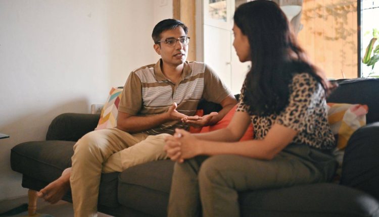 সম্পর্কে ‘স্পার্ক’ বজায় রাখতে ‘স্পেস’ কতটা জরুরি? 1 সম্পর্কে ‘স্পার্ক’ বজায় রাখতে ‘স্পেস’ কতটা জরুরি? 1