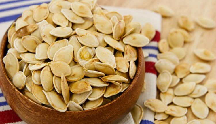 উপকারী বলে মুঠো মুঠো খাওয়া যাবে না কুমড়ার বীজ 1 উপকারী বলে মুঠো মুঠো খাওয়া যাবে না কুমড়ার বীজ 1