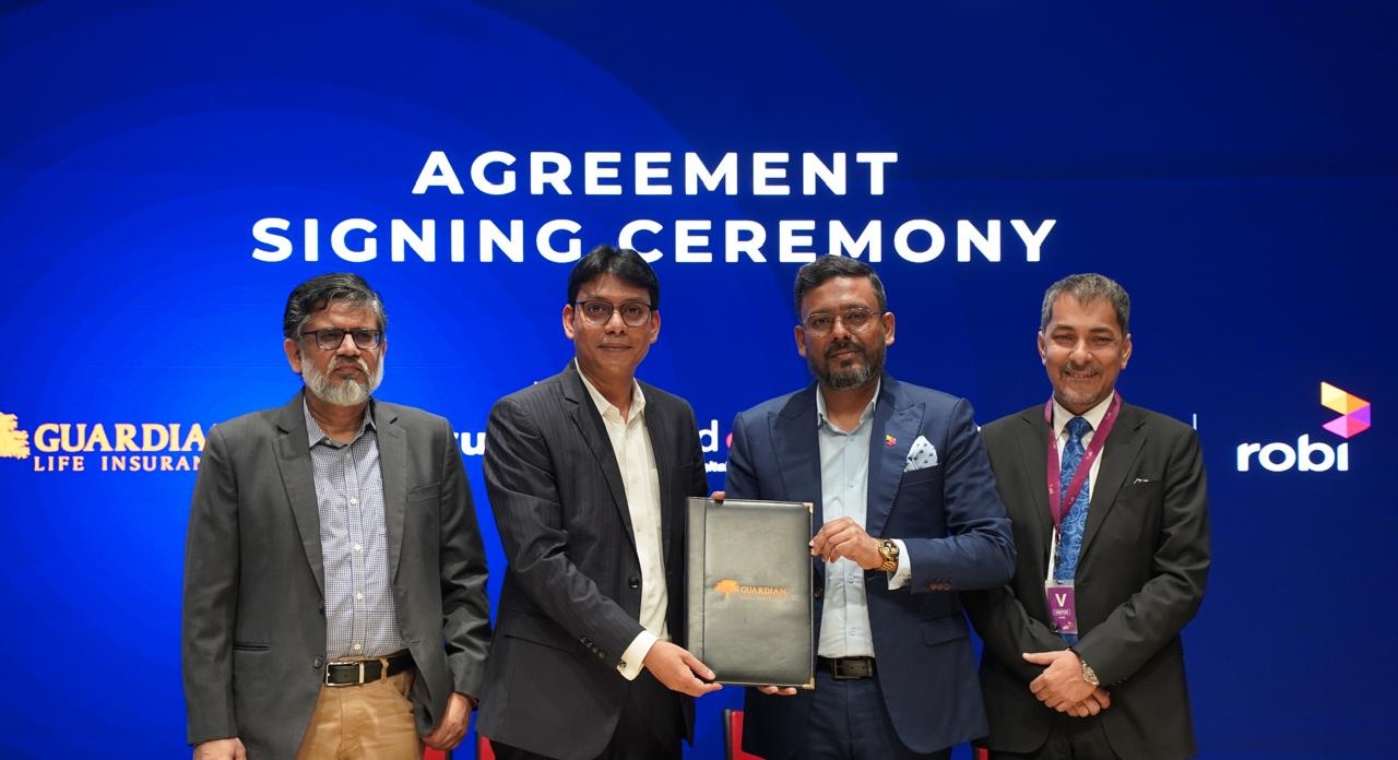 রবি ও গার্ডিয়ান লাইফ ইন্স্যুরেন্স লিমিটেডের চুক্তি স্বাক্ষর 14