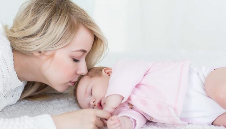 শিশুর ঘুমের সমস্যার সমাধান করতে ৩টি পদ্ধতি অনুসরণ করুন 1 শিশুর ঘুমের সমস্যার সমাধান করতে ৩টি পদ্ধতি অনুসরণ করুন 1