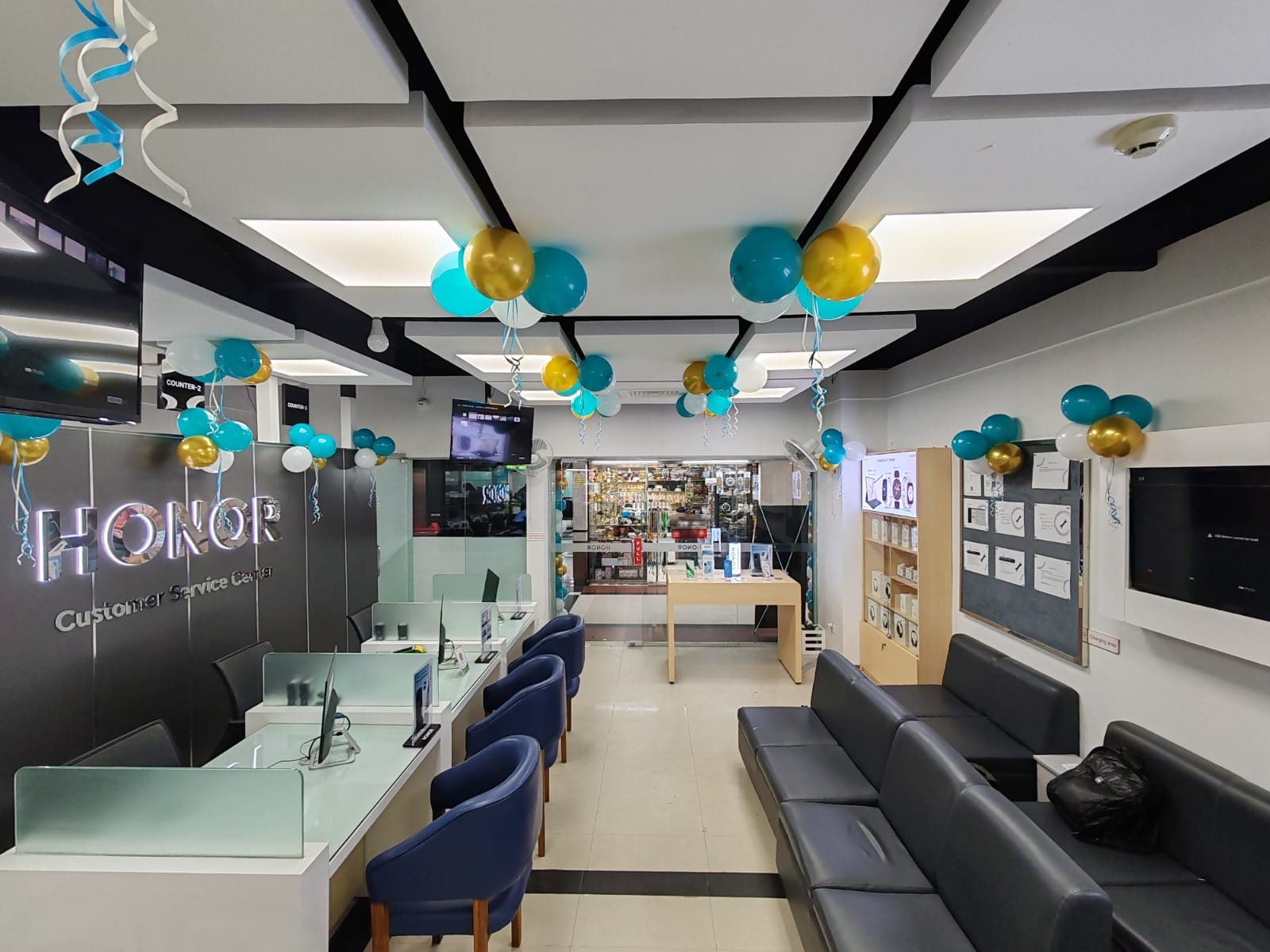 বসুন্ধরা সিটিতে অনারের এক্সক্লুসিভ সার্ভিস সেন্টার চালু 38