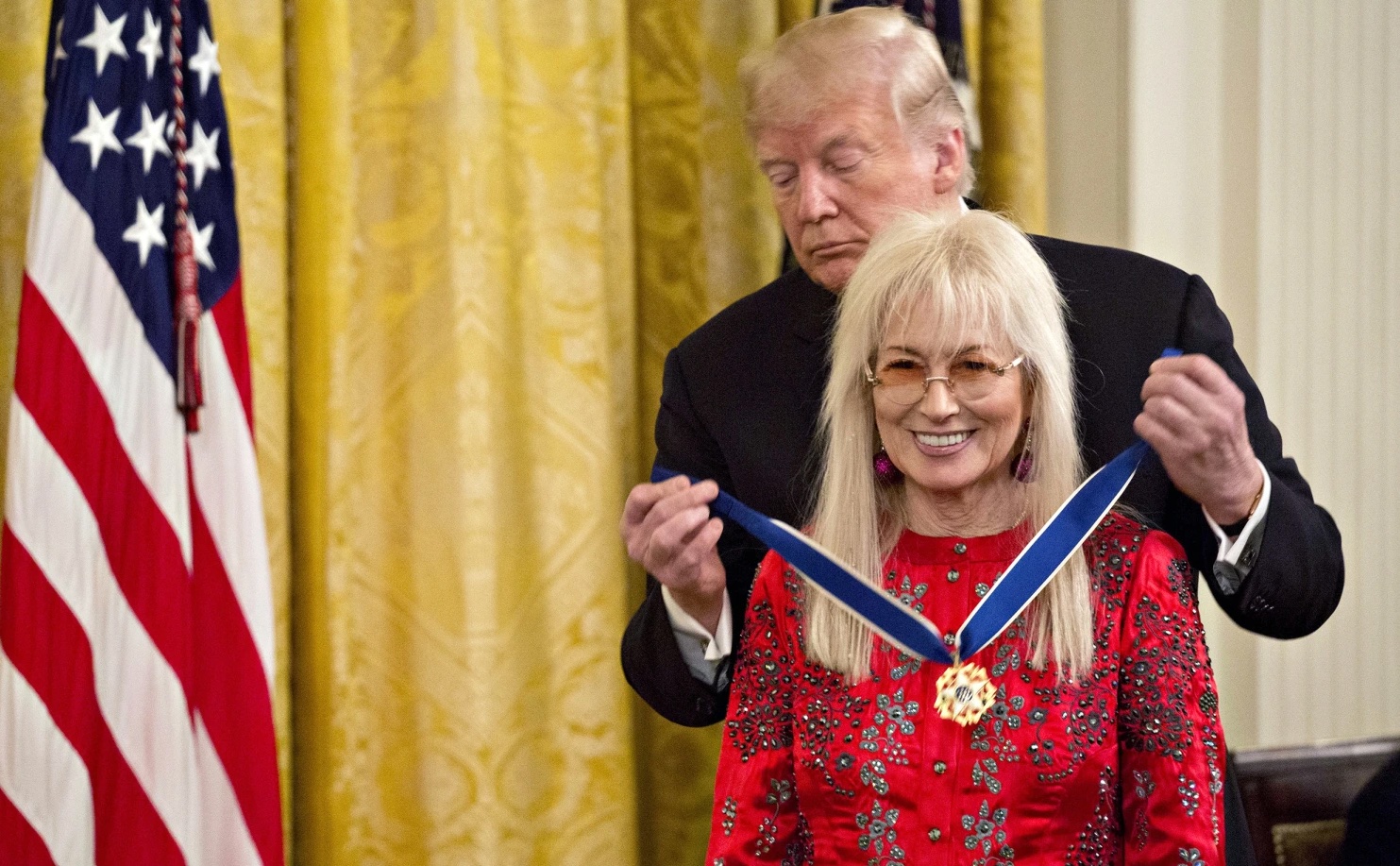 ৬ কিংবা বেশি সন্তানের মায়েদের জাতীয় মেডেল দেবেন ডোনাল্ড ট্রাম্প! 1