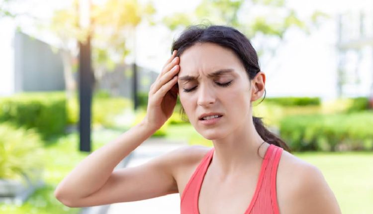রোদে বের হলেই মাইগ্রেনের ব্যথা বাড়ছে? ওষুধ ছাড়াও যন্ত্রণা কমানোর উপায় জানালেন চিকিৎসক 2