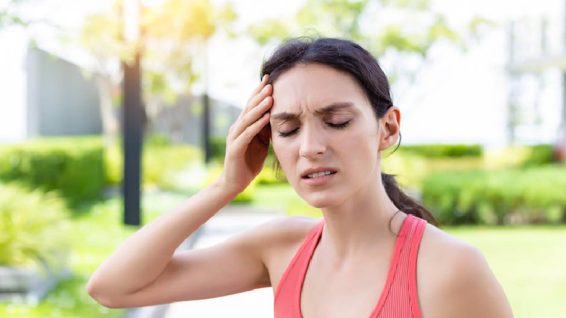 রোদে বের হলেই মাইগ্রেনের ব্যথা বাড়ছে? ওষুধ ছাড়াও যন্ত্রণা কমানোর উপায় জানালেন চিকিৎসক 1