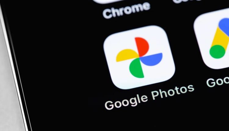 পুরাতন ছবি হবে আরও উজ্জ্বল: অ্যান্ড্রয়েডে গুগল ফটোসের নতুন সুবিধা 1 পুরাতন ছবি হবে আরও উজ্জ্বল: অ্যান্ড্রয়েডে গুগল ফটোসের নতুন সুবিধা 1