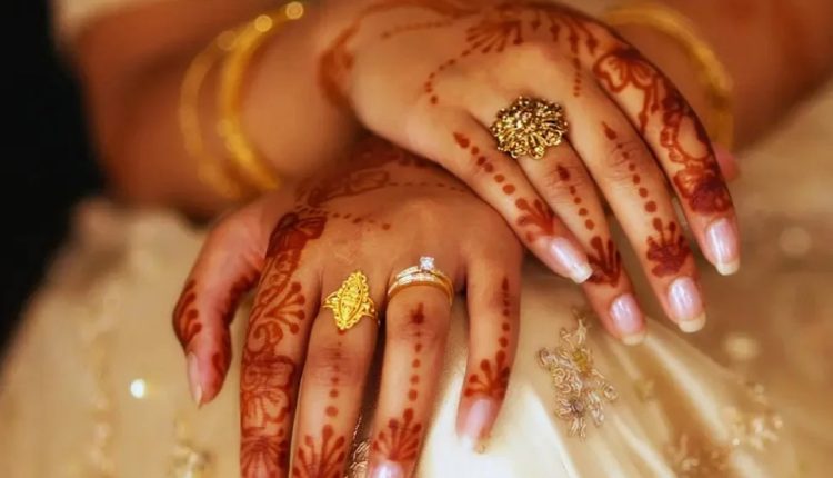 পাত্রের বিশেষ ‘যৌতুক’ দাবি করায় ভেঙে গেলো বিয়ে! 1 পাত্রের বিশেষ ‘যৌতুক’ দাবি করায় ভেঙে গেলো বিয়ে! 1