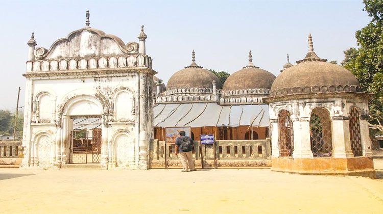 কুষ্টিয়ার ঐতিহ্যবাহী ঝাউদিয়া শাহী মসজিদ 1 কুষ্টিয়ার ঐতিহ্যবাহী ঝাউদিয়া শাহী মসজিদ 1
