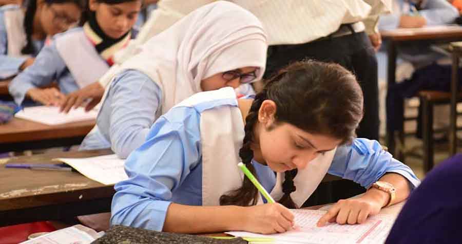 শুরু হলো এসএসসি ও সমমানের পরীক্ষা 10
