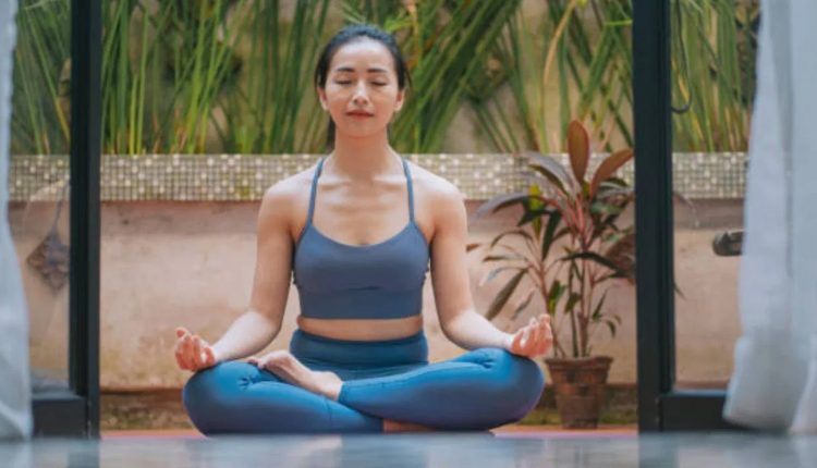 মানসিক চাপ কমাতে দিনে কতোক্ষণ যোগব্যায়াম করবেন? 1 মানসিক চাপ কমাতে দিনে কতোক্ষণ যোগব্যায়াম করবেন? 1