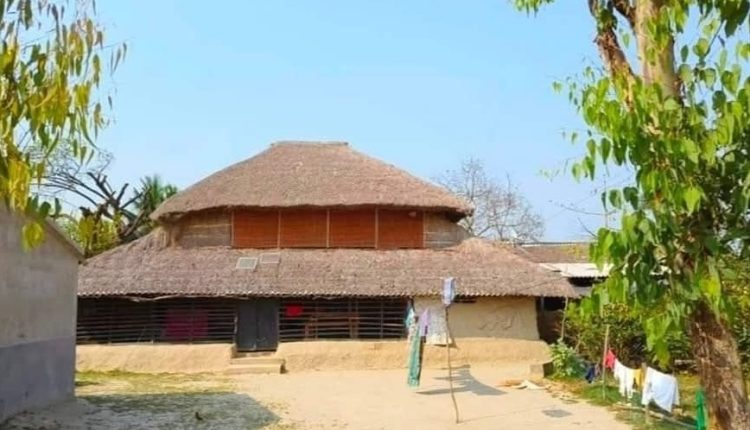 এক সময়ের দোতালা মাটির ঘর 1 এক সময়ের দোতালা মাটির ঘর 1