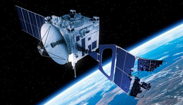 বিজ্ঞানীরা সতর্কবার্তা দিলেন পৃথিবীর কক্ষপথে থাকা স্যাটেলাইট নিয়ে 1