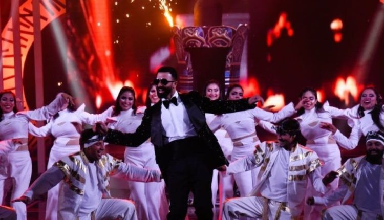 এই ঈদে বিটিভিতে তারকাখচিত এবারের ‘আনন্দমেলা’য় শাকিব খান! 1