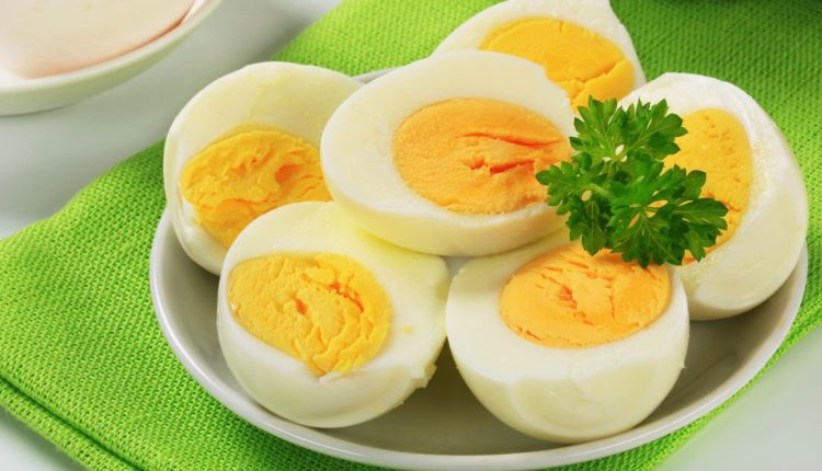 কেনো ডিম সিদ্ধ করে খাবেন? 1