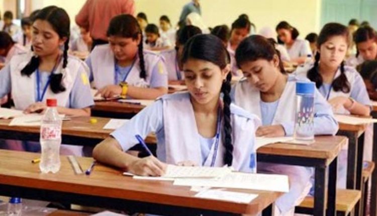 আজ শুরু এইচএসসি ও সমমান পরীক্ষা 1