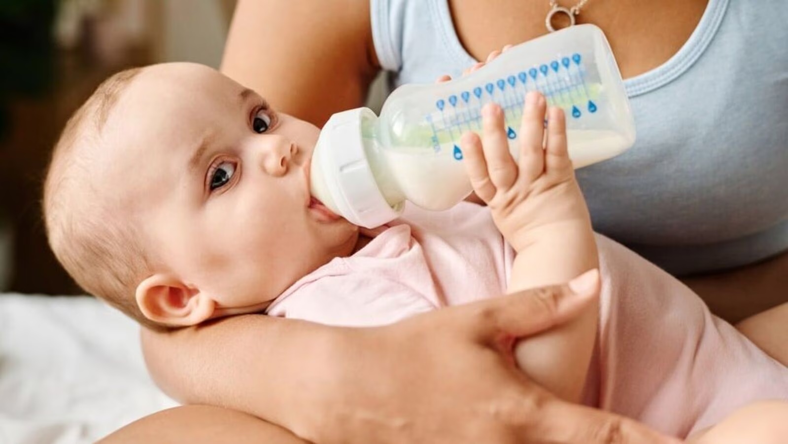 শিশুর দুধের বোতল কেবলমাত্র গরম পানিতে ফোটালে চলবে না 1