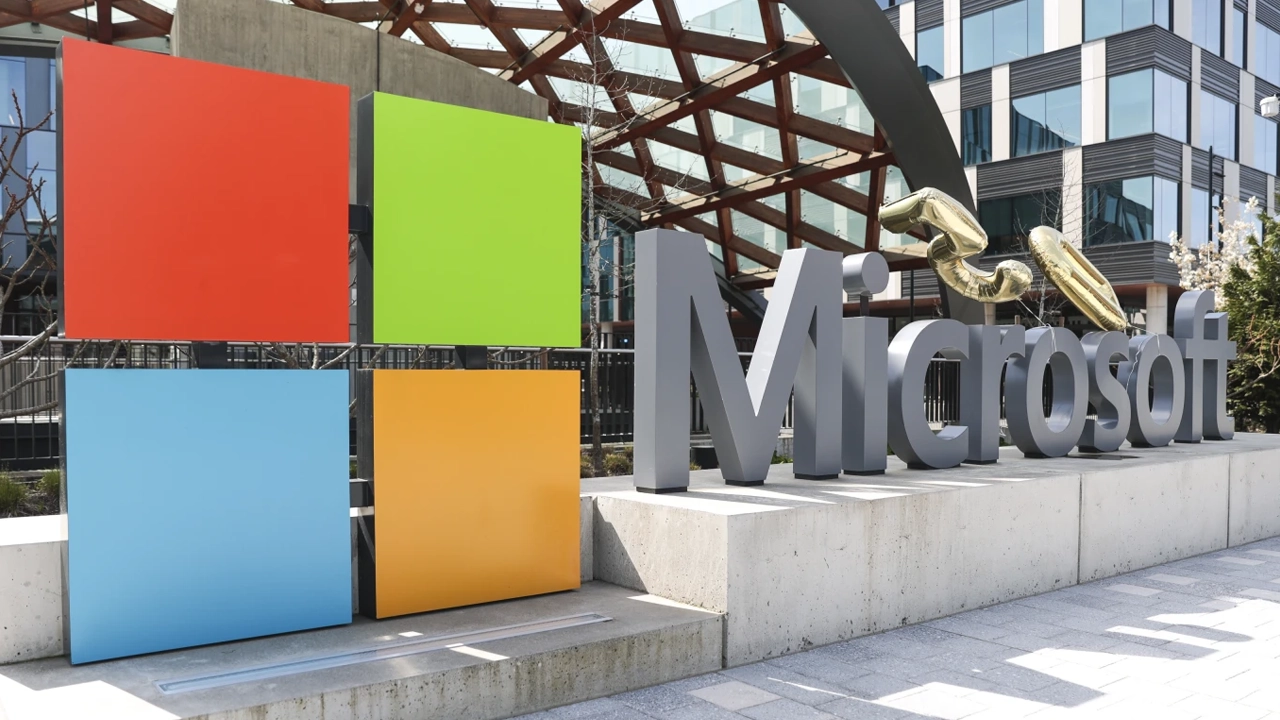 কারণ এআই: মাইক্রোসফট ৯ হাজার কর্মী ছাঁটাই করছে! 4